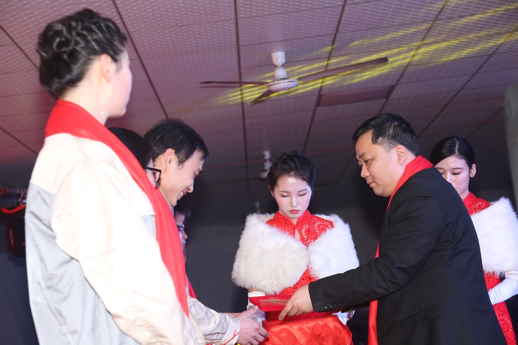 色婷婷AV一区二区三区之红樱桃