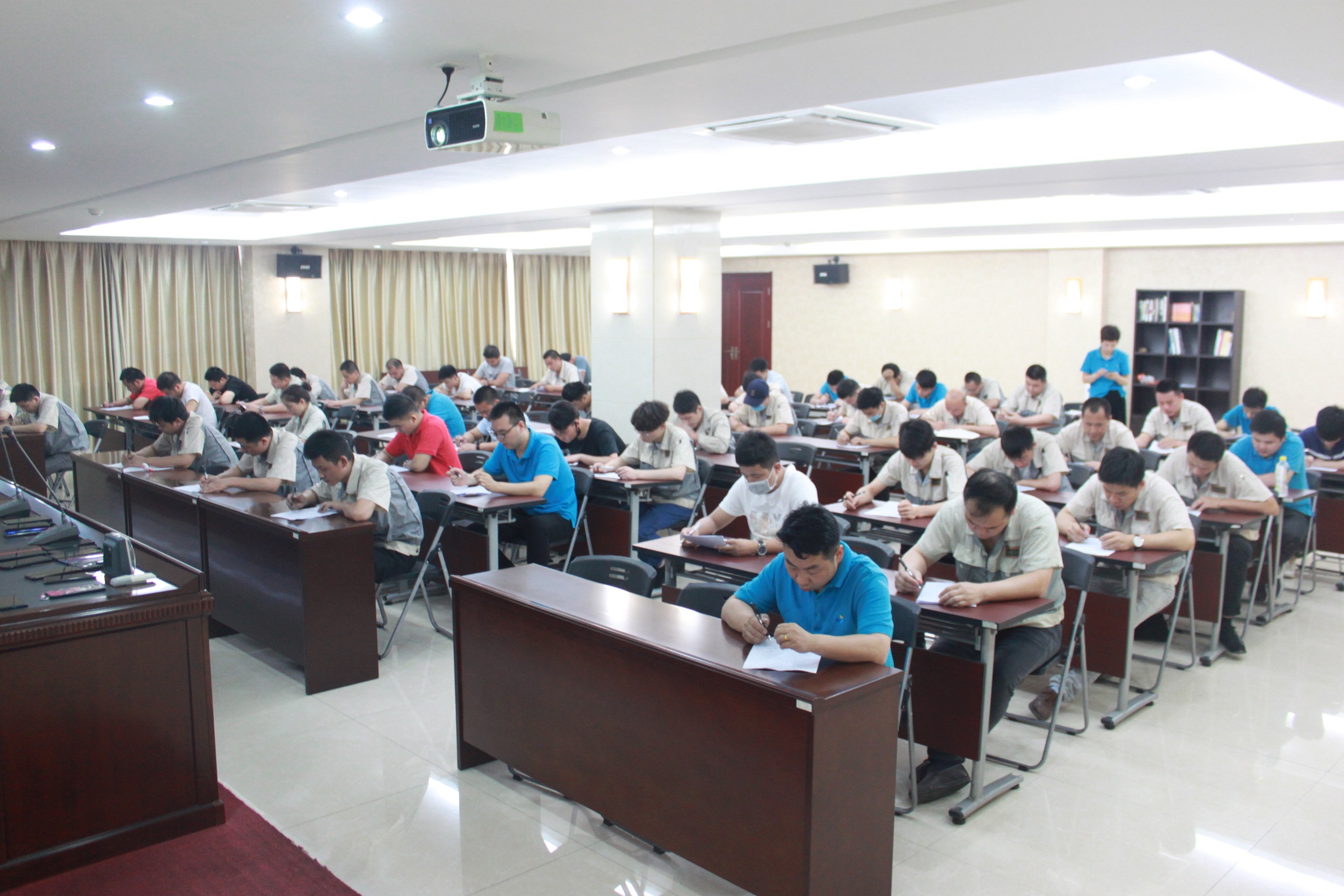 色婷婷AV一区二区三区之红樱桃